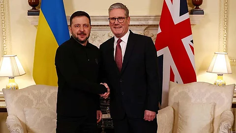Zelenskyy meets with UK's Starmer