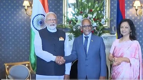 PM Modi met President of Mauritius Dharam Gokhool and gifted him Gangajal from Maha Kumbh.