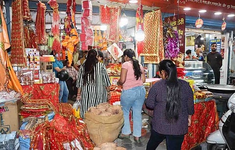 Heavy rush at temples on Navratri, Eid bring vibrancy to markets