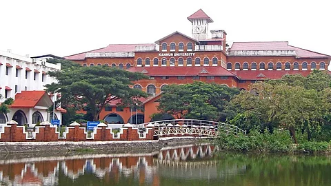 The KSU and MSF, marched to the Kannur University here on Saturday and agitated outside its administrative block