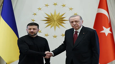 Delegations from Russia, Ukraine set to hold their first peace talks in 3 years