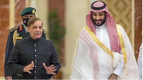 Pak PM visits Saudi Arabia