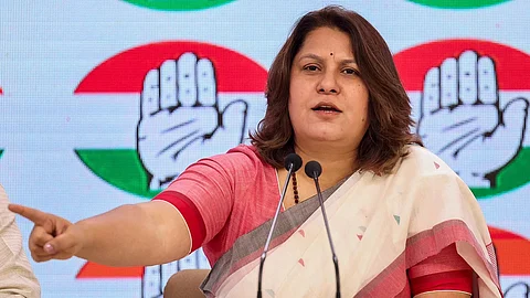 Cong questions achievements of govt delegations sent abroad