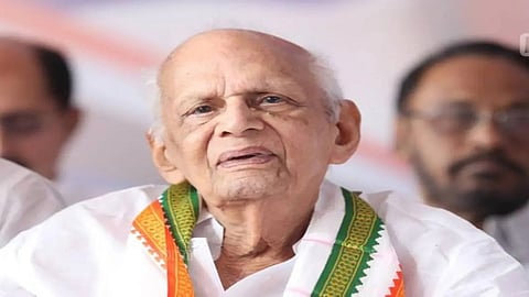 Congress veteran Thennala Balakrishna Pillai dies