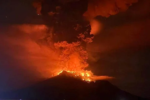 Volcanic eruption in Indonesia forces evacuations, flight cancellations