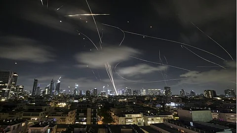 Israeli warplanes hammer Iran's capital