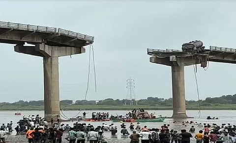 Death toll in Vadodara bridge collapse reaches 13