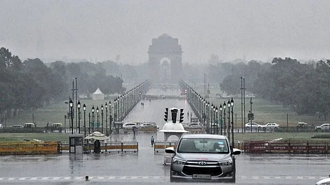 Rains lash several parts of Delhi, IMD issues 'yellow alert'