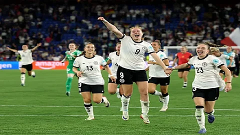 Germany beats France on penalties to reach Euro 2025 semifinals despite early red card