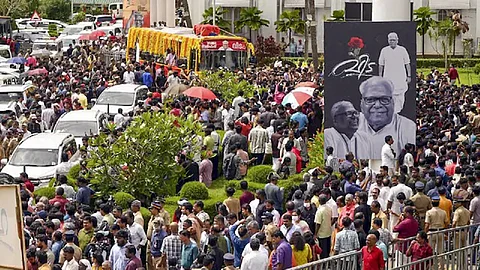 Kerala pays tribute as thousands gather to honour Achuthanandan