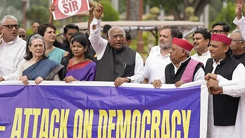 opposition leaders protest against SIR