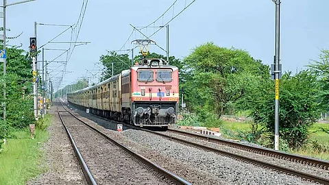 Man jumps in front of moving train in Kerala's Kozhikode