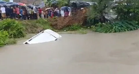 Eleven killed as SUV falls into canal in UP