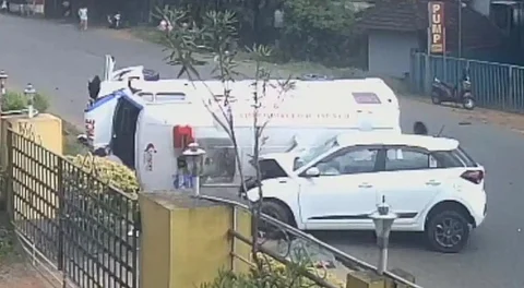 Ambulance, Car crash accident in Thrissur.