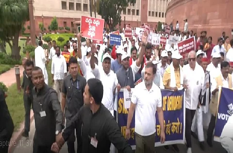 Protesting opposition MPs stopped from marching to EC office against SIR