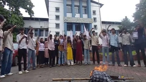ABVP in Kerala college leads to clashes with SFI