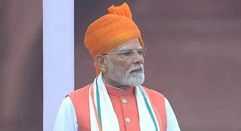 PM Modi sports saffron turban for 79th Independence Day celebrations