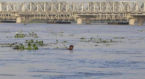 Yamuna breaches warning mark in city