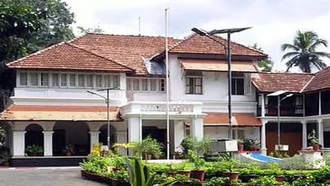 Hoax bomb threat to Kerala CM's official residence, court complex