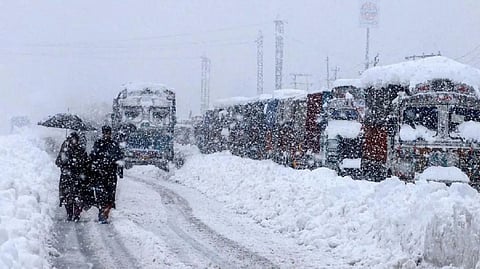 Major highways, roads closed due to heavy rain, snowfall in J-K