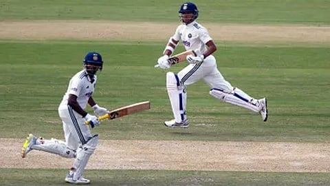 2nd Test, Day 1, Tea