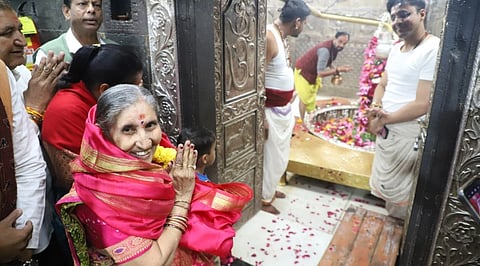 Jashodaben offers prayers at Mahakaleshwar Temple