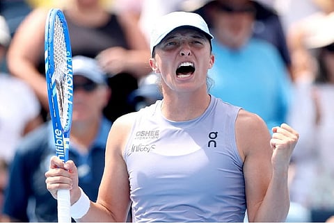 Swiatek beats Keys in straight sets on opening day of WTA Finals