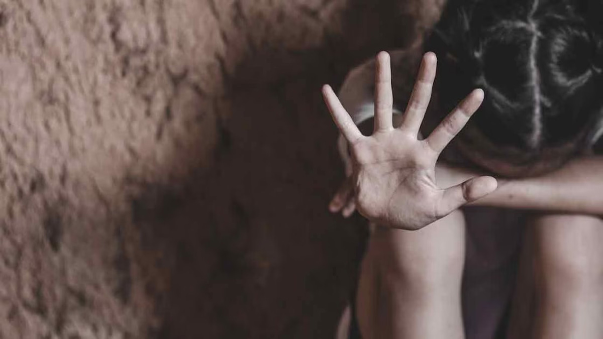 Woman accused of injuring minor daughter with hot spatula