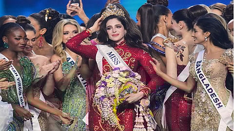 Miss Mexico is crowned Miss Universe at a pageant