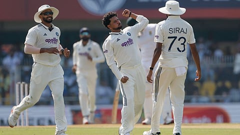 South Africa end day one at 247/6