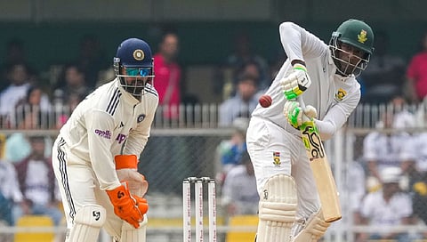 South Africa reach 316/6 after wicketless morning session