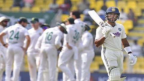 India struggle at 174 for 7 at lunch