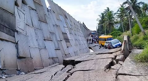 NH flyover wall collapse in Kottiyam.