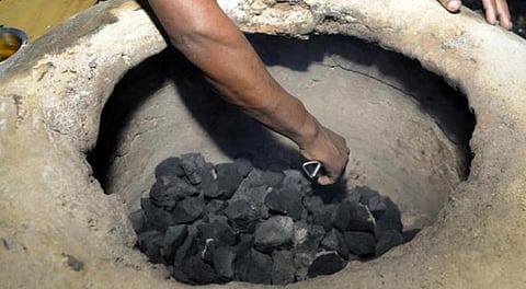 Tandoor using coal