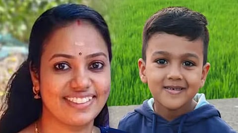 Mother, minor son found dead in Kerala's Thrissur