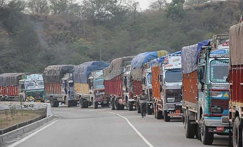 Vehicular traffic fully restored on Jammu-Srinagar National Highway