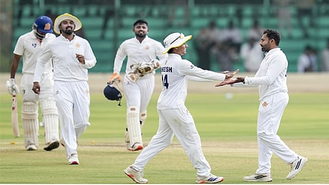 Jammu and Kashmir tighten grip with 527/6 vs Karnataka