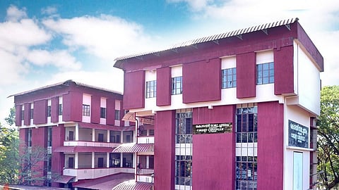 Kerala court awards retired army officer Rs 5L damages