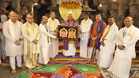 Vice Prez Radhakrishnan offers prayers at Tirumala temple