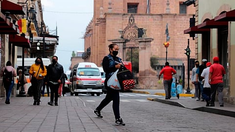 El principal grupo poblacional con reportes de contagio son las personas entre 30-39 años