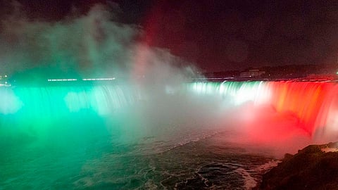 Las Cataratas se unieron a los festejos del mes patrio