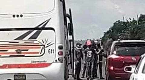 Poco después de las 2:00 de la tarde los quejosos dejaron libre el paso