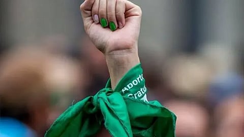 "Marea verde" es el nombre del movimiento feminista a favor de la despenalización del aborto y el pañuelo verde es el símbolo de ese movimiento