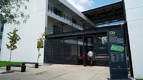 El programa cuenta con la infraestructura y personal necesario para atender de manera integral a los matriculado