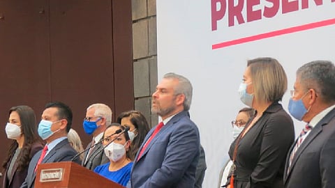 Ramírez Bedolla comentó que el cumplir con el salario de los maestros es una responsabilidad del gobierno del estado