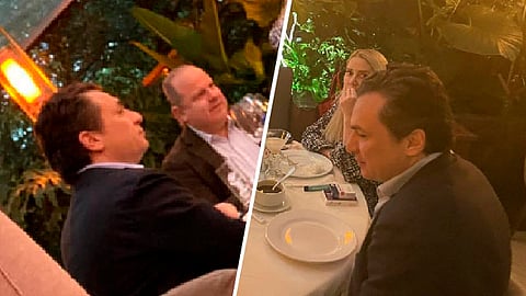 En las imágenes se ve al exfuncionario acompañado por u grupo de personas