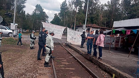 Este domingo fueron liberadas las vías del tren en Uruapan Y Pátzcuaro