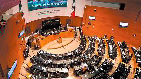 Con 67 votos a favor y 43 en contra, el pleno del Senado de la República aprobó en lo general la Miscelánea Fiscal