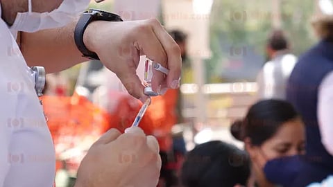 Se está aplicando la segunda dosis de Pfizer