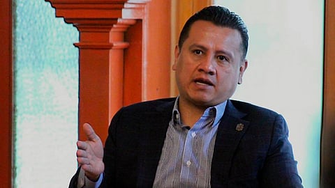 El funcionario dijo que la propia población de cada municipio o localidad es la que ha escarbado en las carreteras